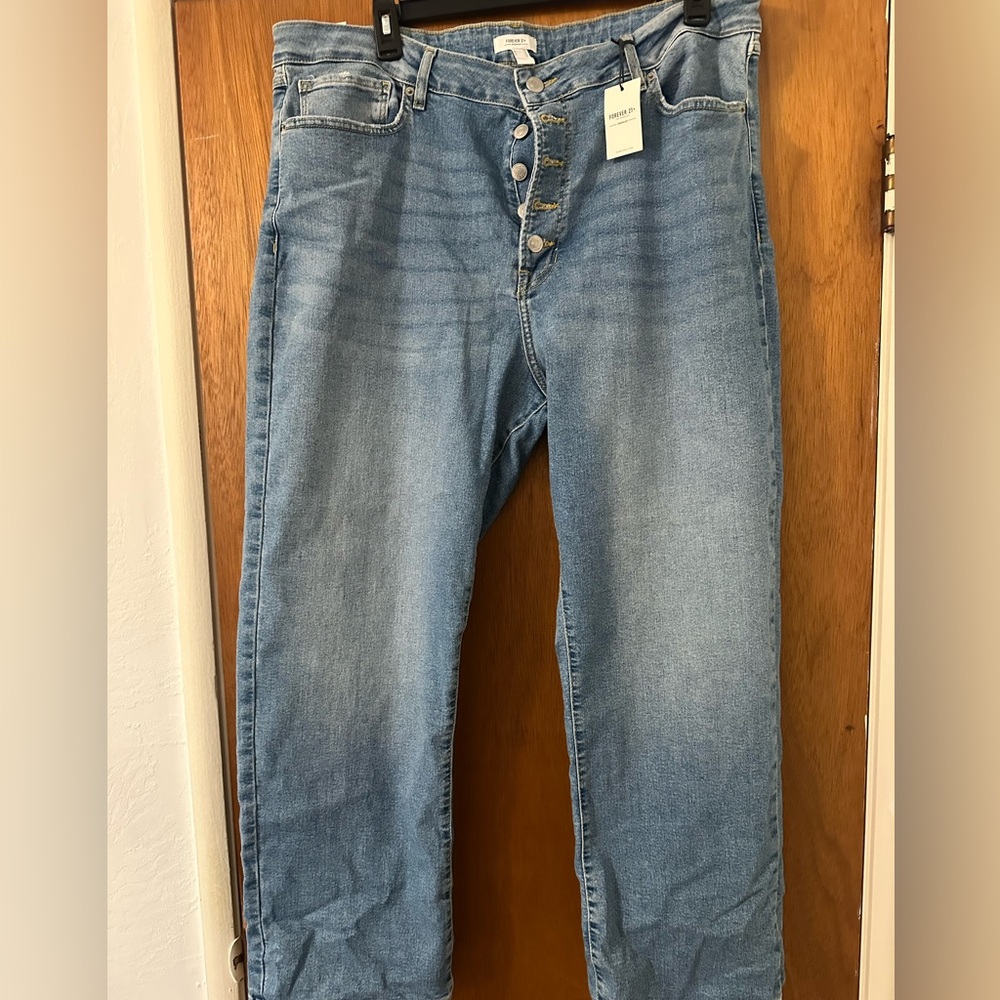 Forever 21 NWT Light Wash Button Fly Straight Jeans